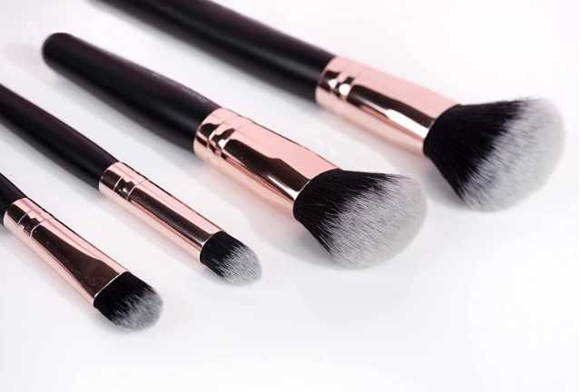 Set pensule machiaj - Brushworks Travel Makeup Brush Set 1 + 1 CADOU