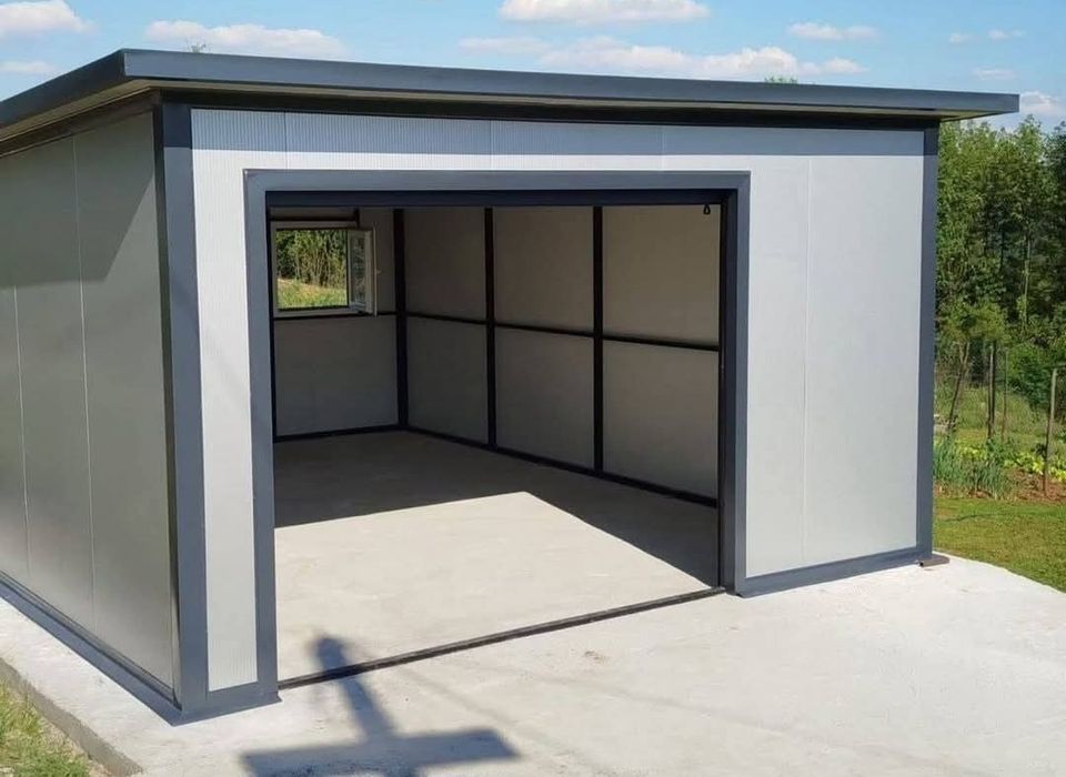 Vand garaj auto pe structura metalica