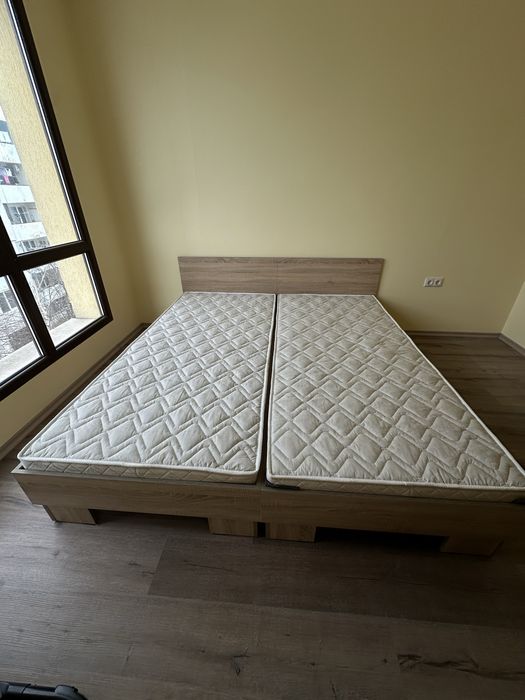 Легла с матраци