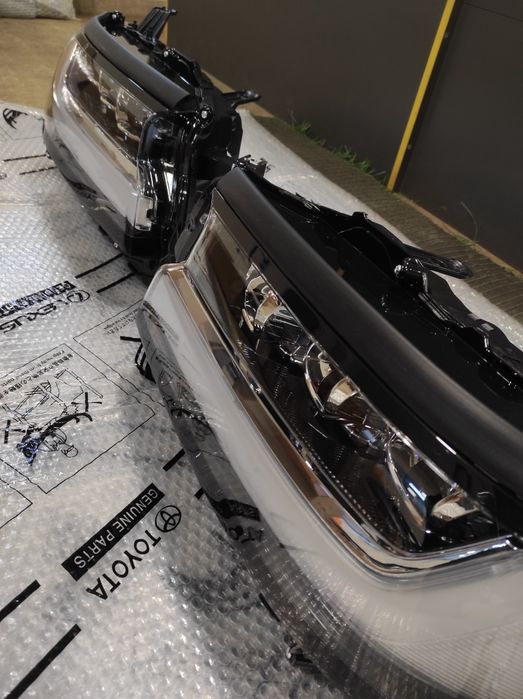 Фары Land Cruiser 300