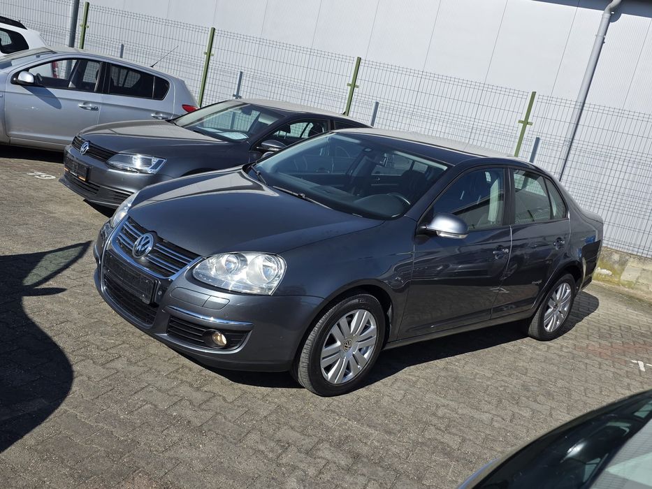 Volkswagen Jetta - An 2010 - 1.4 TSI 122Cp E5 - Clima * Navi * Pilot Aut * Senzori
