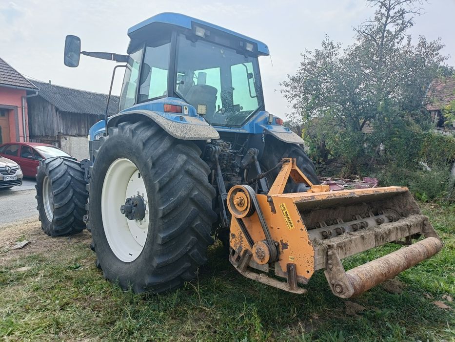 Vând tractor New Holland 8670 170CP