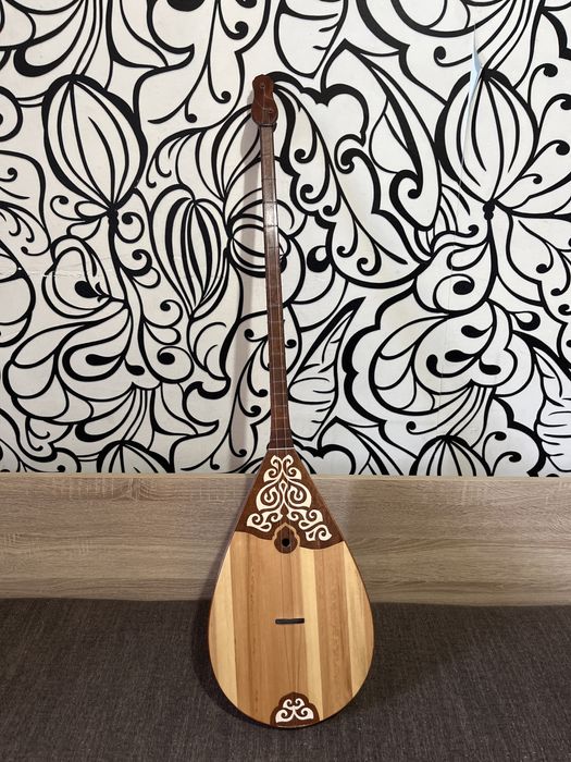 Домбыра профессиональная