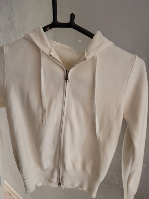 белая кофта ниразу не ношеная