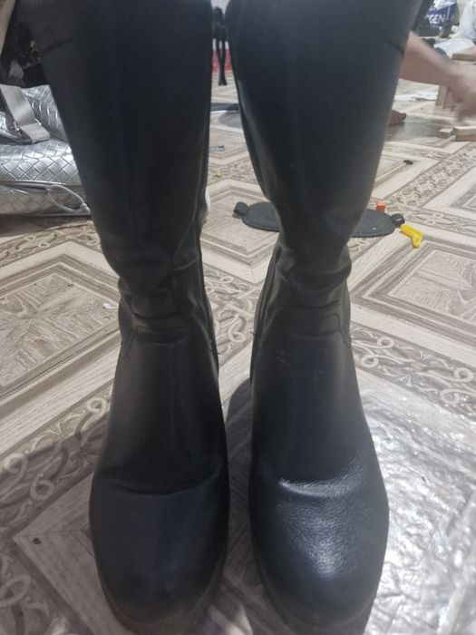 Продается сапоги.