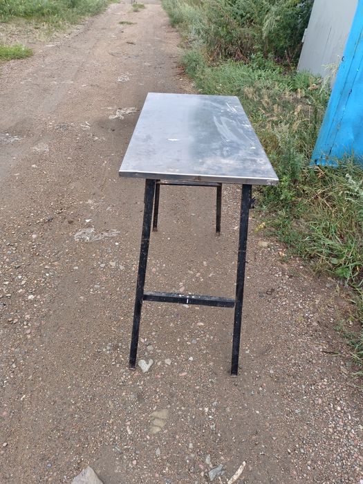 Продам оценкованный стол