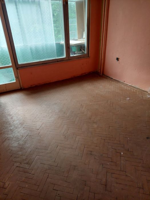 Дава се под наем Тристаен апартамент в Шумен, Център - 68 кв.м за 153 € - Снимка #4