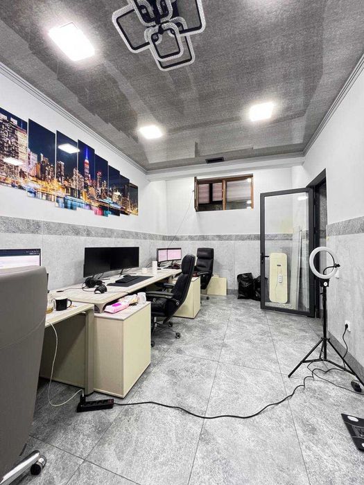 Улица Паркентская.2линия.Продам офис 48кв.м., арендатор  - 500у.е.