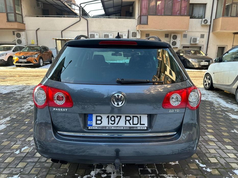 Vând pasat b6 automat  motor  2.0 diesel  proprietar