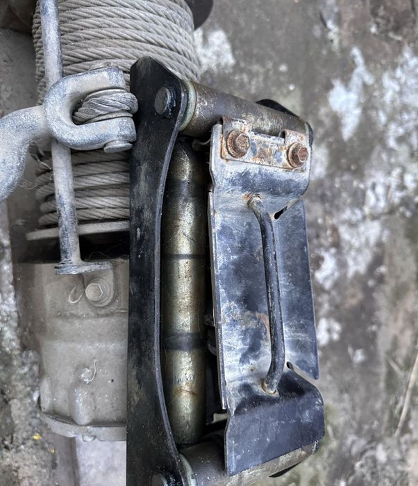 Продается Лебедка на Ланд Крузер