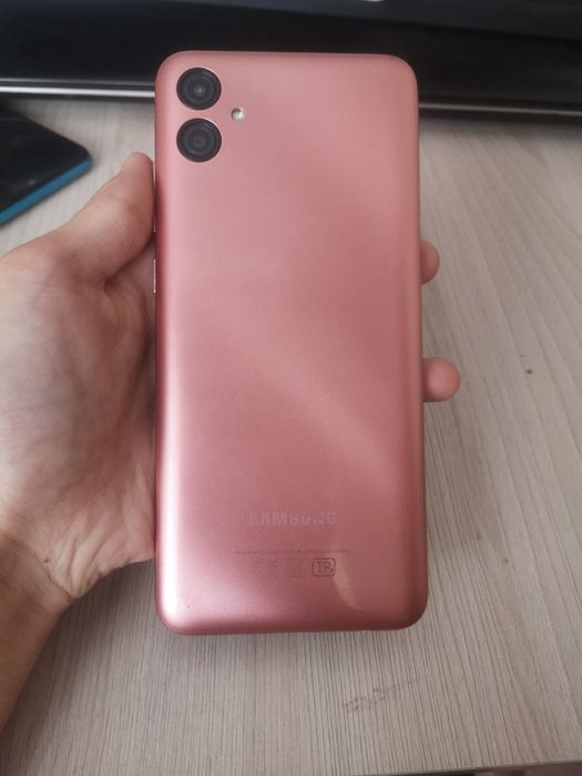 Продаю Samsung A04e