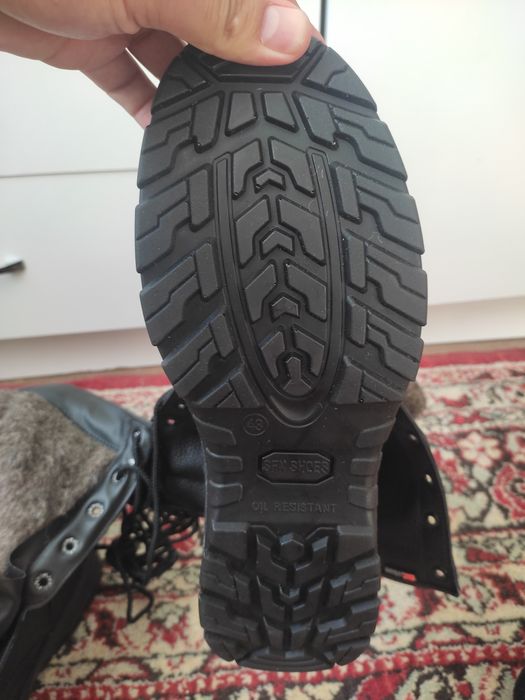 Продам берцы зимние