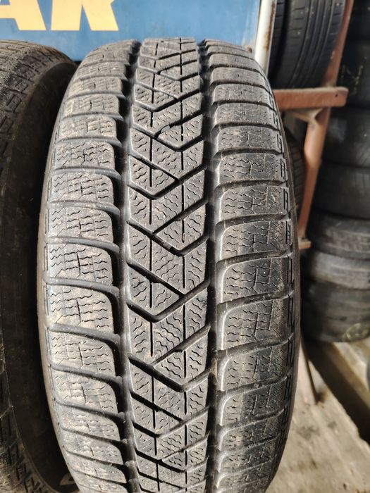 225/60 R17 Pirelli Sottozero M+S DOT 2033
