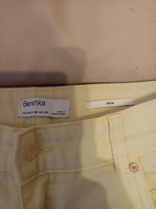 Дънки Bershka mom fit