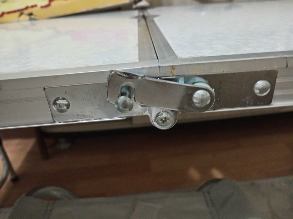 Продам кресла лежаки 2 разные, 1 столик ком. для походов, дачи