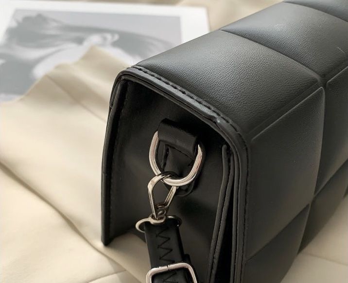 Женская сумка через плечо