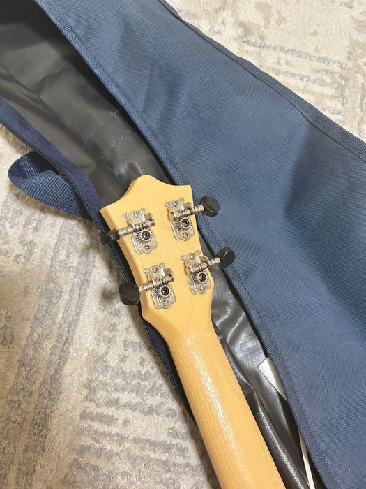 Продам укулеле-концерт . В полноц комлектации