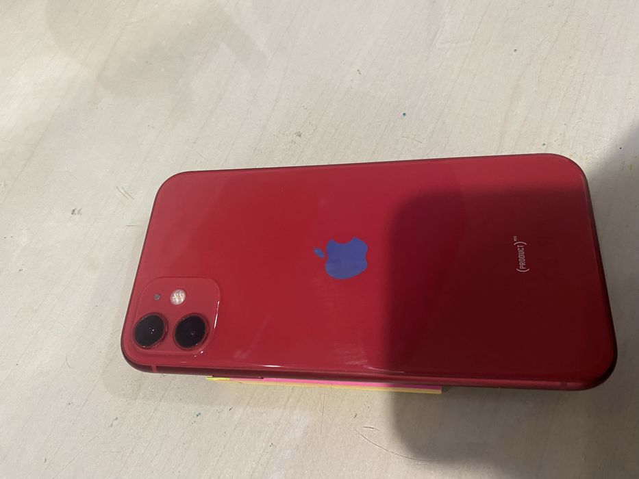IPhone 11 в хорошем состоянии
