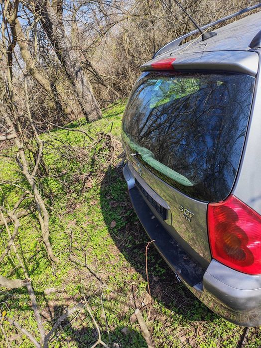 Продавам Пежо307 комби начасти