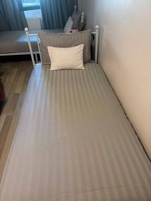 2 paturi de 90×200 cm cu saltele