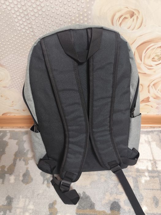 Продам рюкзак школьный