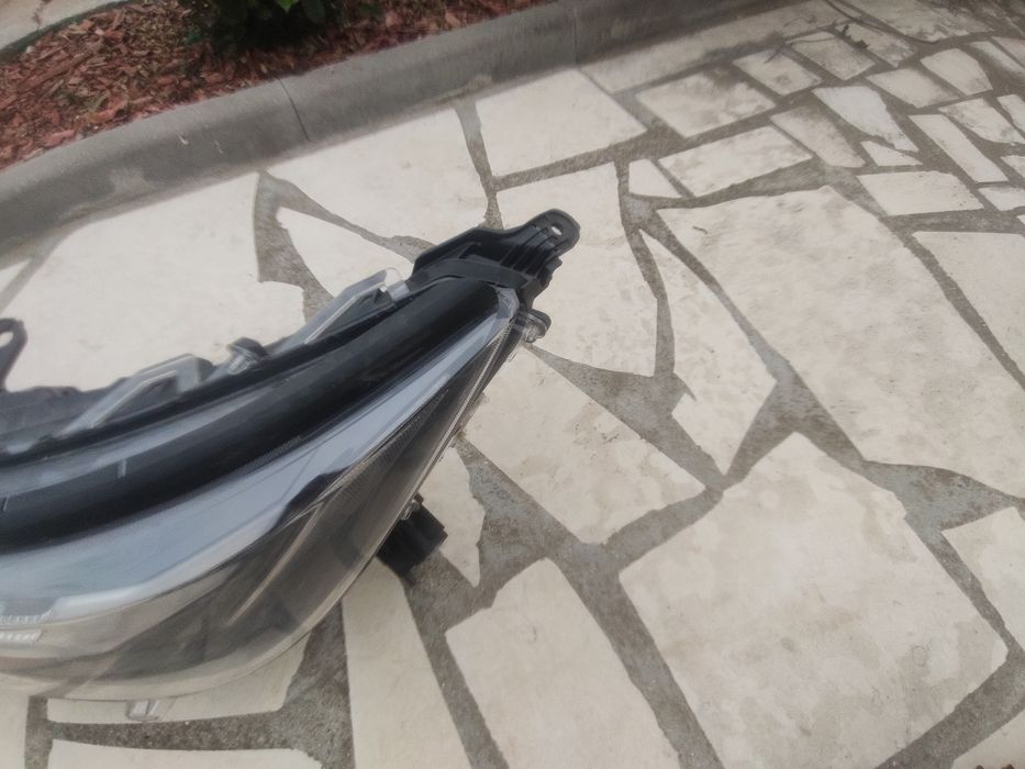 Фар десен за тойота рав4