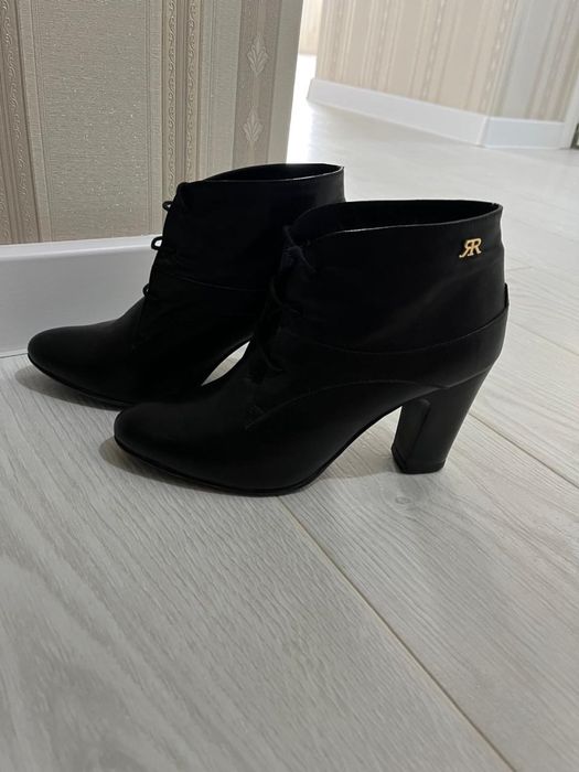 Продам обувь в хорошом  состоянии