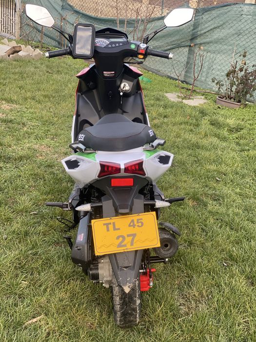 Scuter BSK DIABLO 50 cc se  Conduce  FARĂ PERMIS