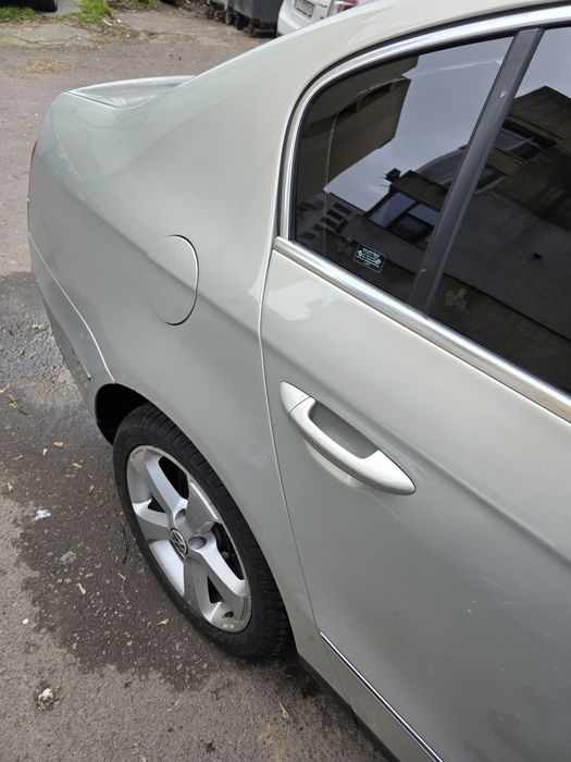 Vând auto Volkswagen Passat 2008,cutie automata, gri, 3500e, neg.