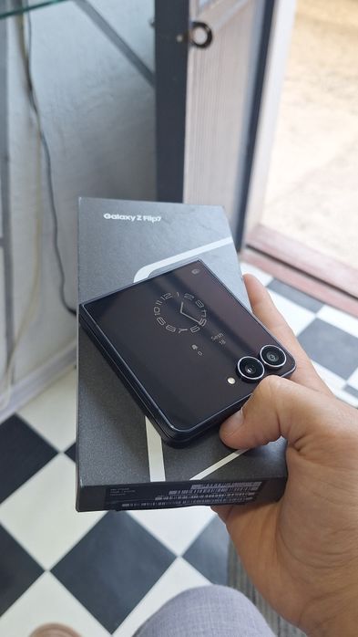 Samsung z flip 7