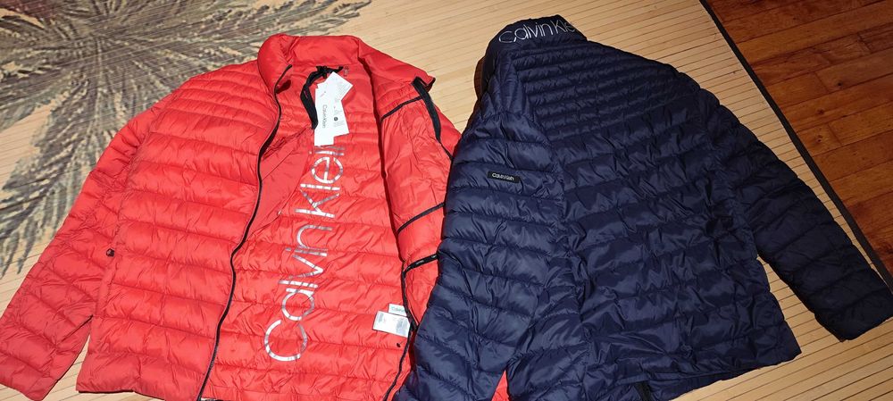 Geaca Calvin Klein noua marime L bleu sau orange din US