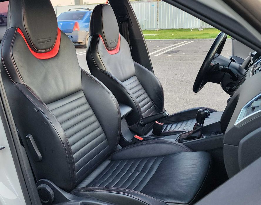 Skoda Octavia VRS 201Skoda Octavia VRS 2015
Skoda Octavia VRS 2015