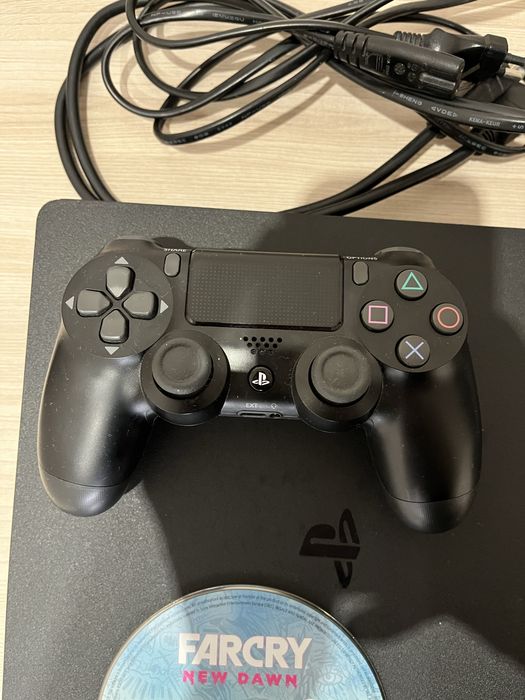 Продам Ps4 с джостиком и играми