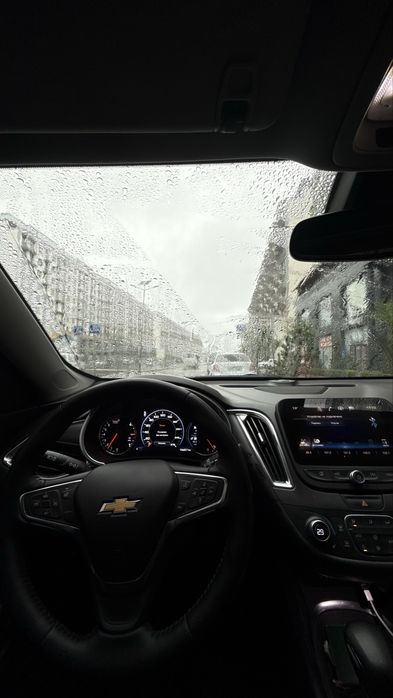 Malibu 2,4 Oldi orqa ichi primer qilingan bron bo’gan