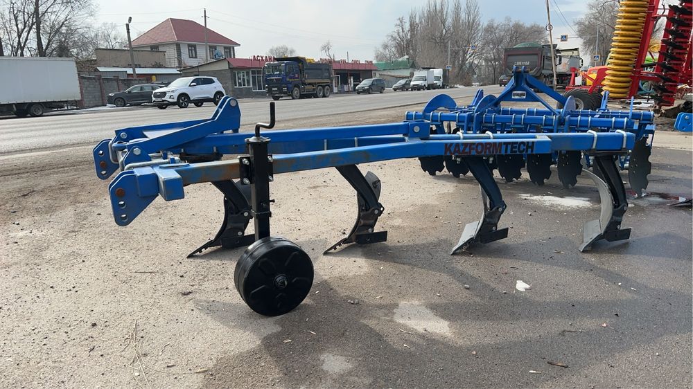 Плуг 2 корпус. Плуг 3 корпус. 4 корпус  все ассортимент