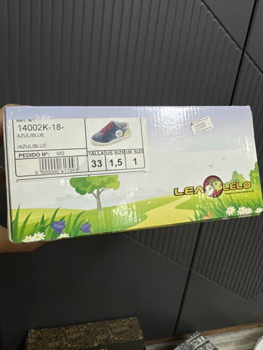 Продам детскую обувь