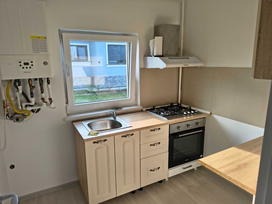 Casa de închiriat/ vânzare, 46 mp Lisaura