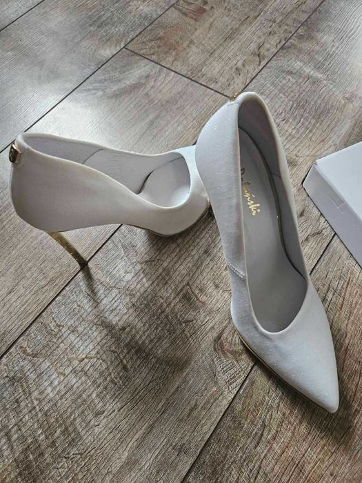 Елегантни обувки R. Polanski