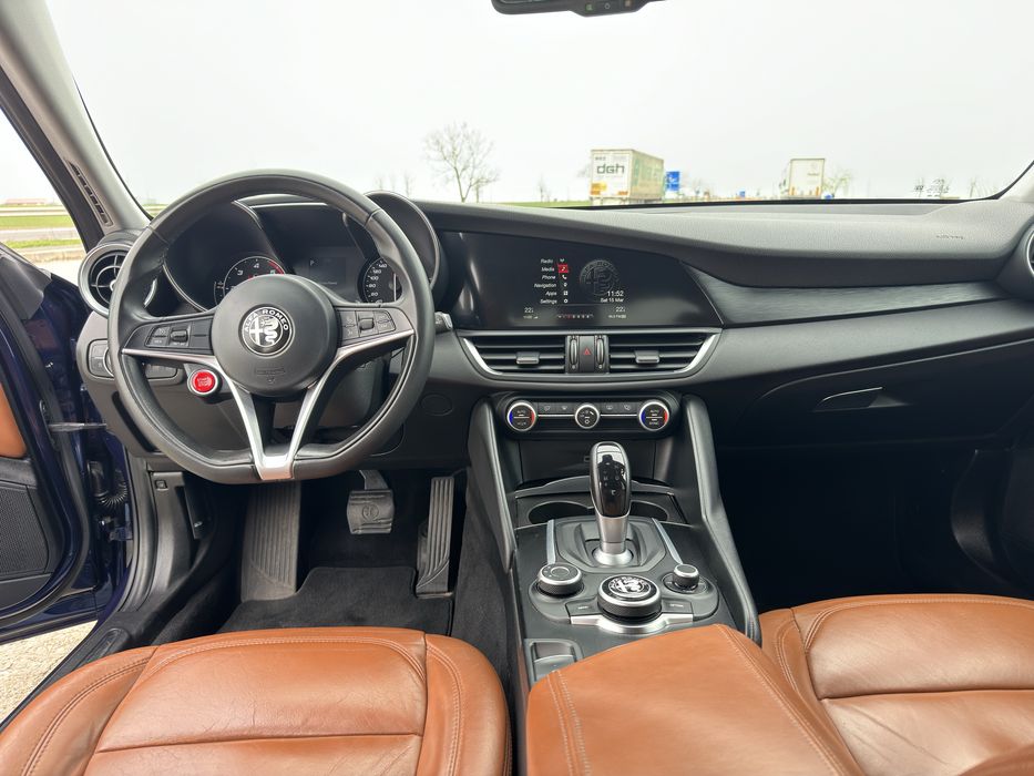 Alfa Romeo Giulia 2.2 AE