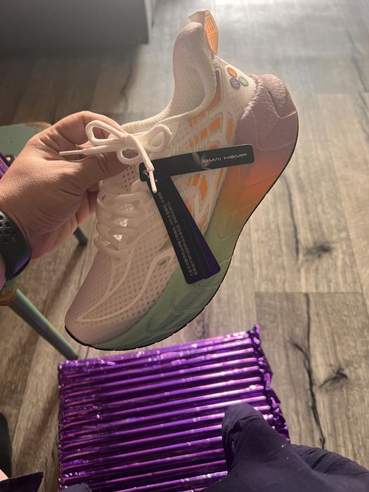 Оригинальные беговые кроссовки