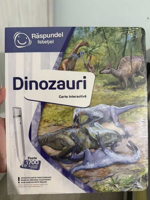 Lot 2 carti Raspundel Istetel Bibila pentru copii si Dinozauri