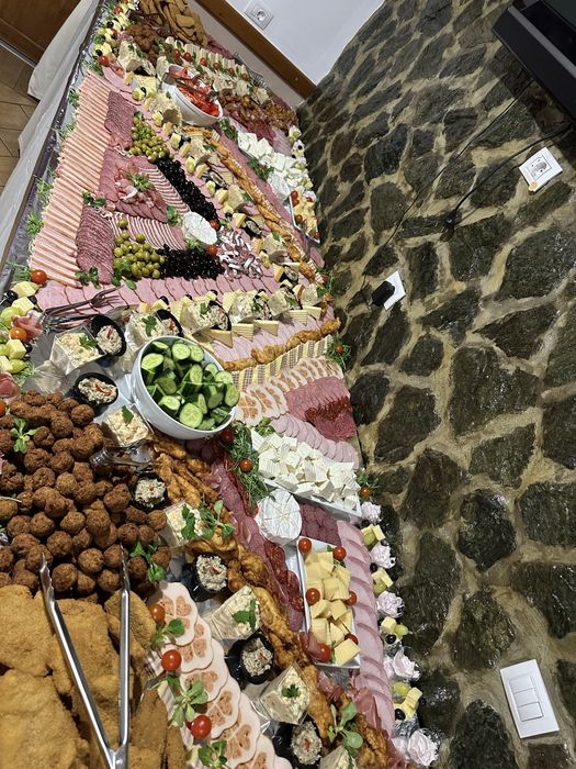 Bucatar de inchiriat  pt evenimente private, nunti, botezuri!