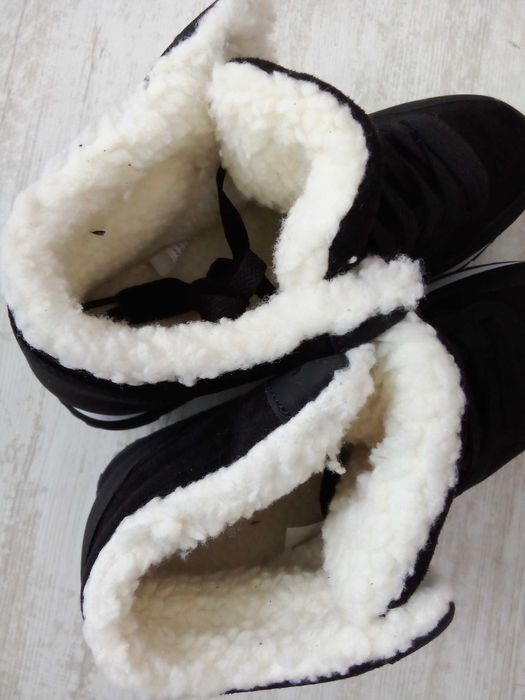 НОВИ обувки велур черни меки и топли ватирани за сухо време р.38