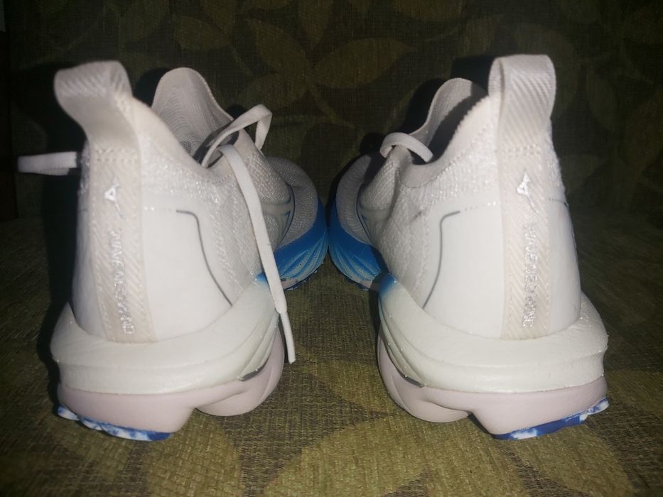 Дамски маратонки Mezuno Wave neo wind