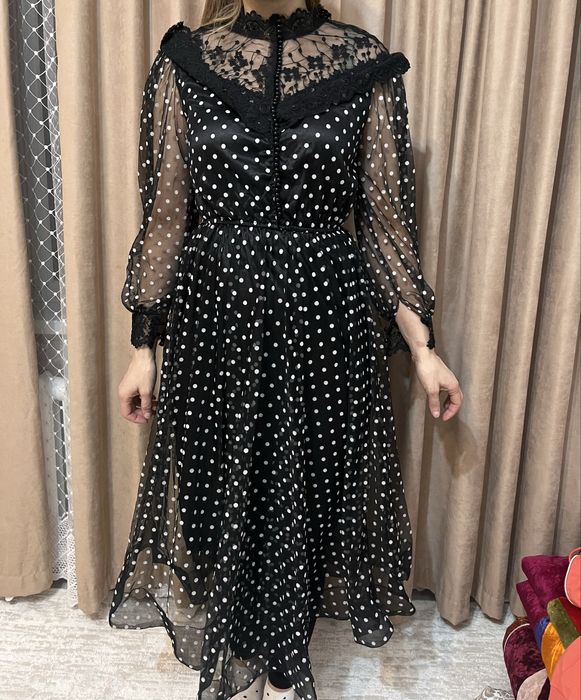 Продам новые платья