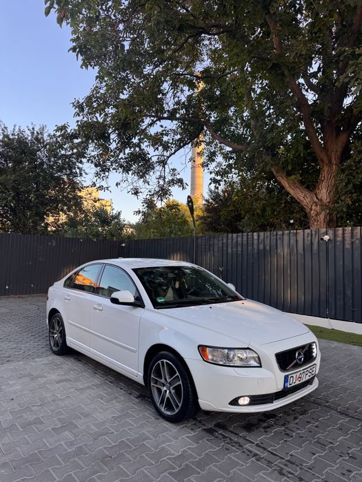 Vind VOLVO S 40  GPL