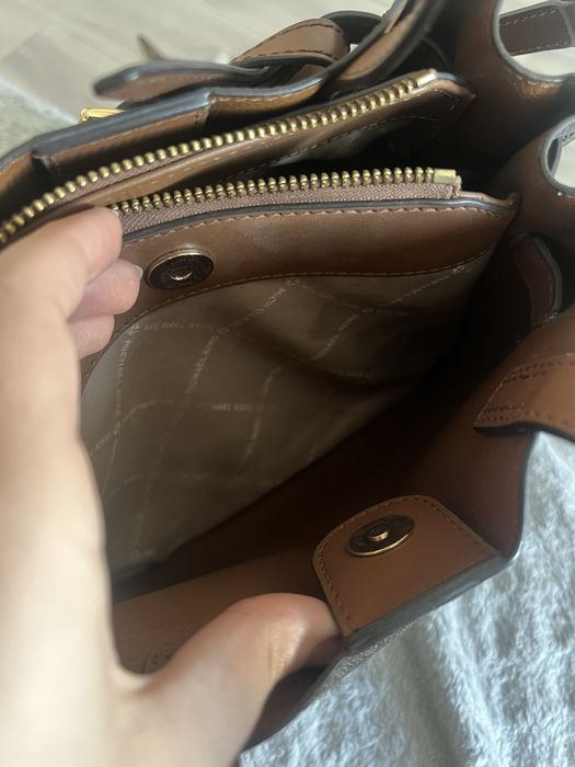 Продам сумку Michael kors