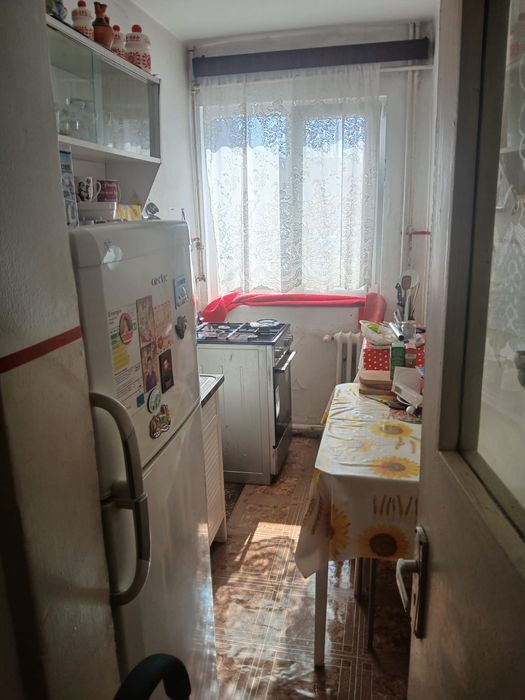 Vand apartament zona Vlaicu