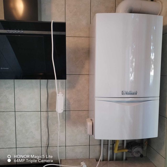 inchiriez apartament 3 camere zona supernova(fosta cora) bratianu