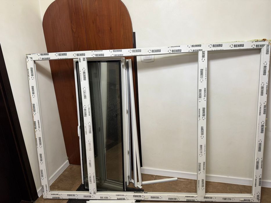 Geam termopan tamplarie REHAU